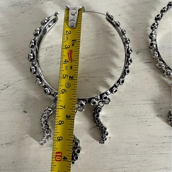 Octopus Tentacles Hoops - Picture 3 of 5